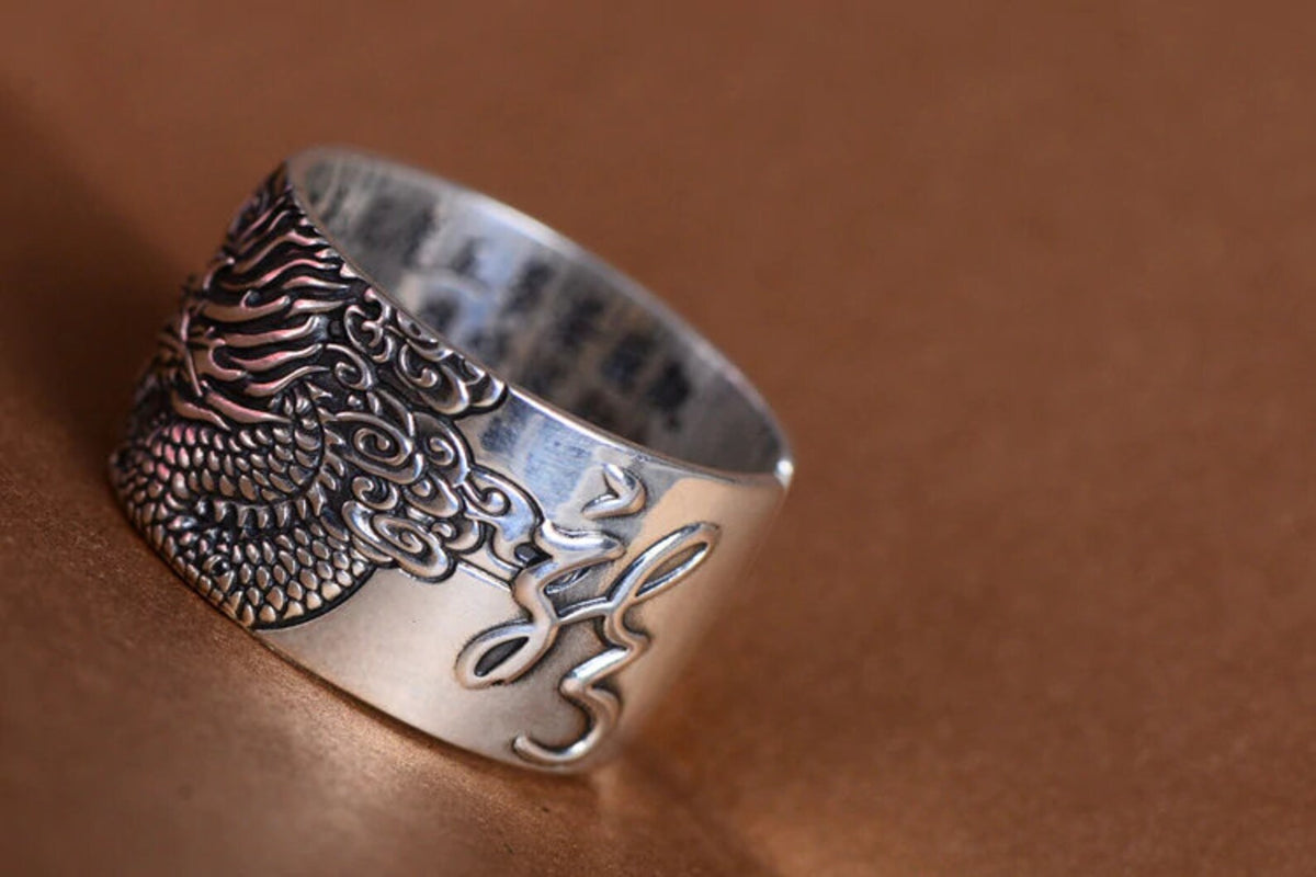Dragon ring side view