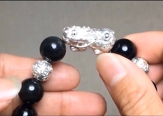 Feng Shui Pixiu Bracelet close up