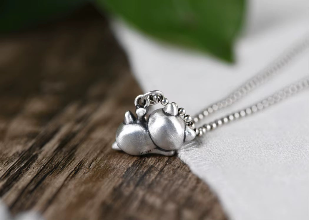 Maneki Neko pendant silver