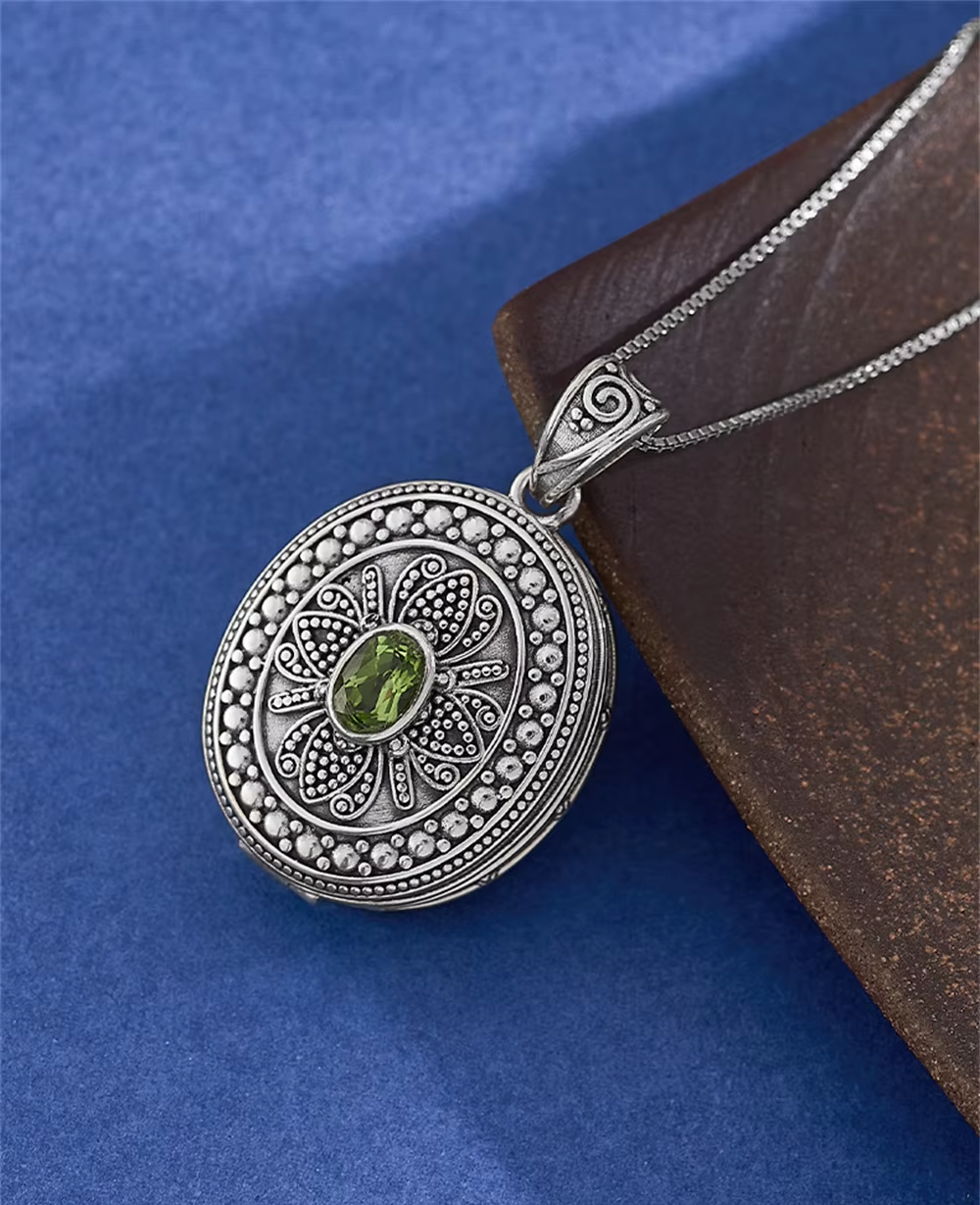 Peridot locket pendant front