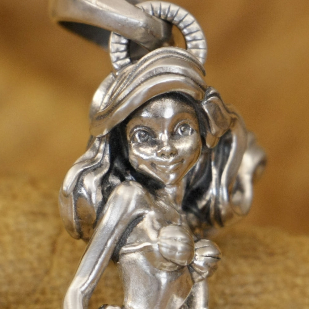 ariel little mermaid pendant	