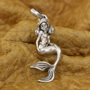 ariel little mermaid pendant necklace	