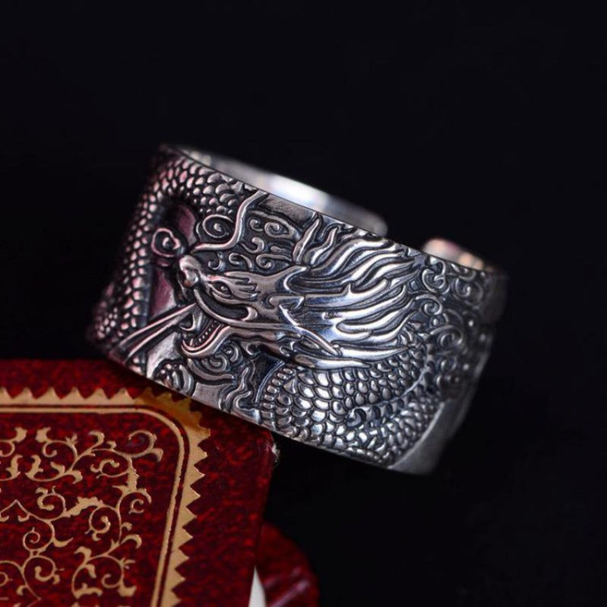 Silver dragon ring front