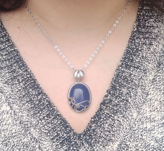 daylight necklace inspired on neck