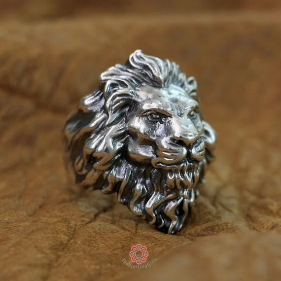 lion ring side view