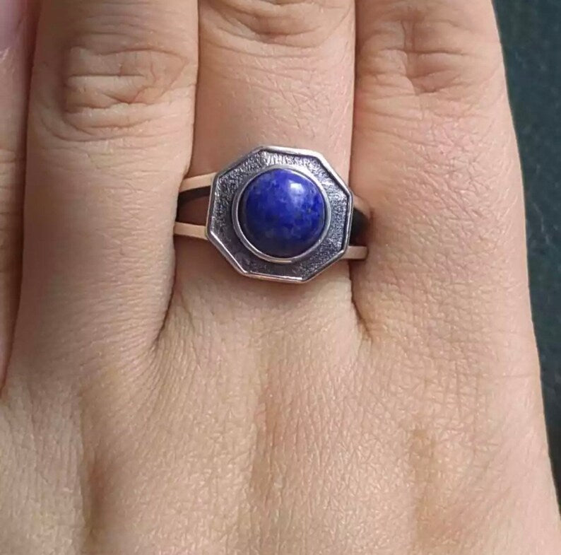 mens vampire diaries ring blue stone close up