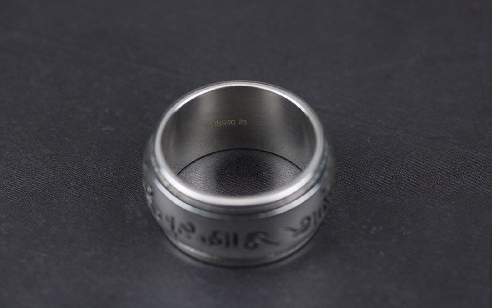 minimalist sterling silver spinner ring product photo