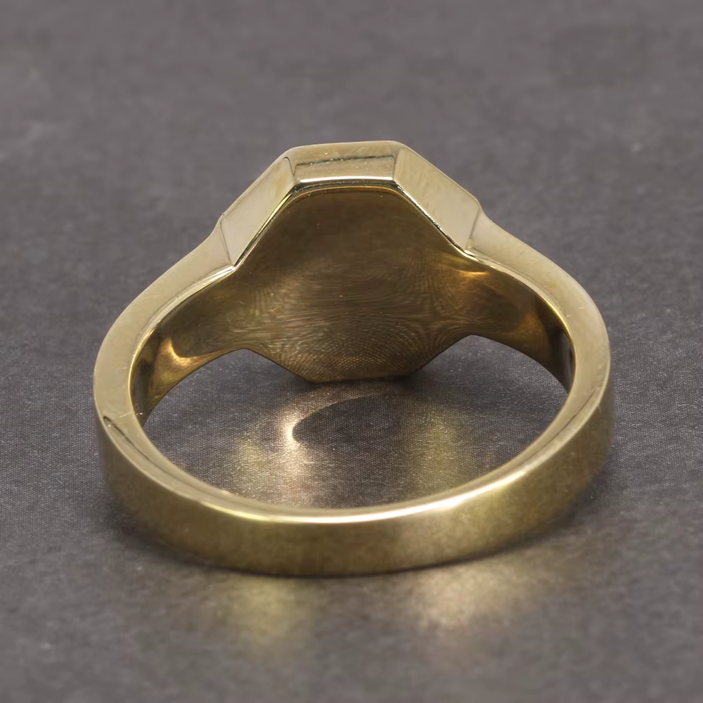 polished gold plated vampire ring detail back side