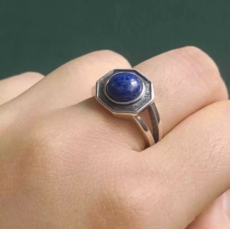 originals ring close up