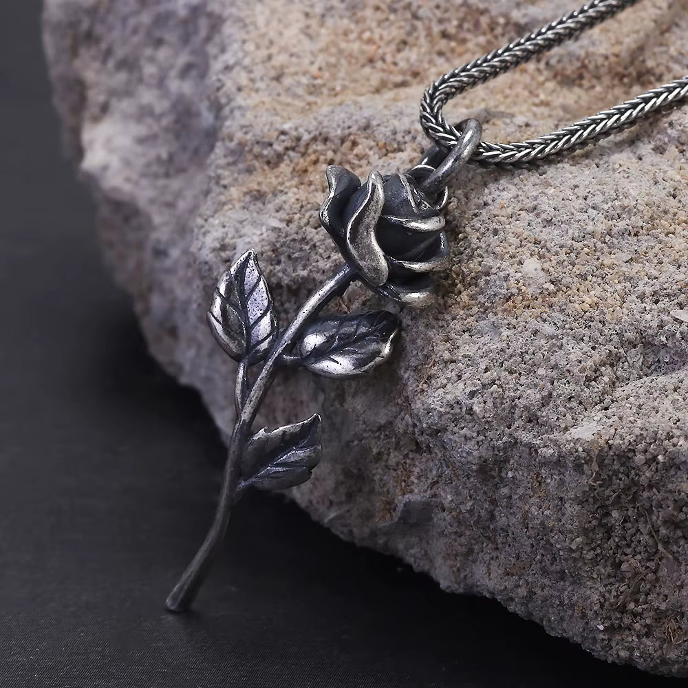 rose pendant with leaves detailed texture
