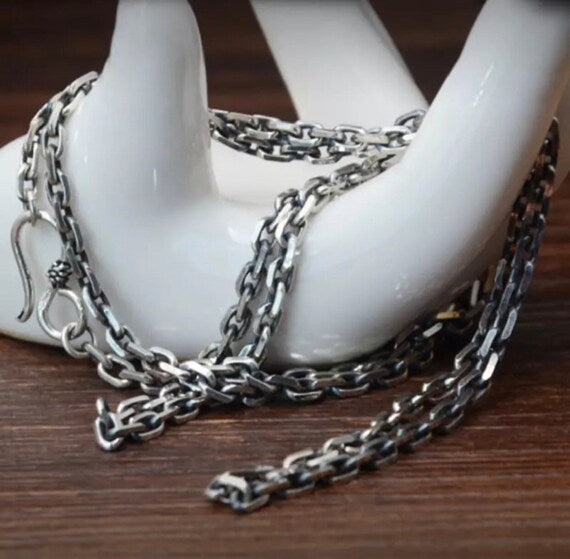 sterling silver cable chain display