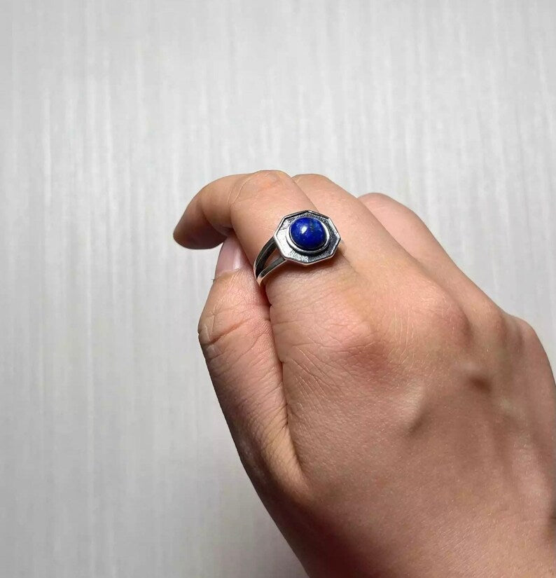 vampire diaries klaus ring worn on finger