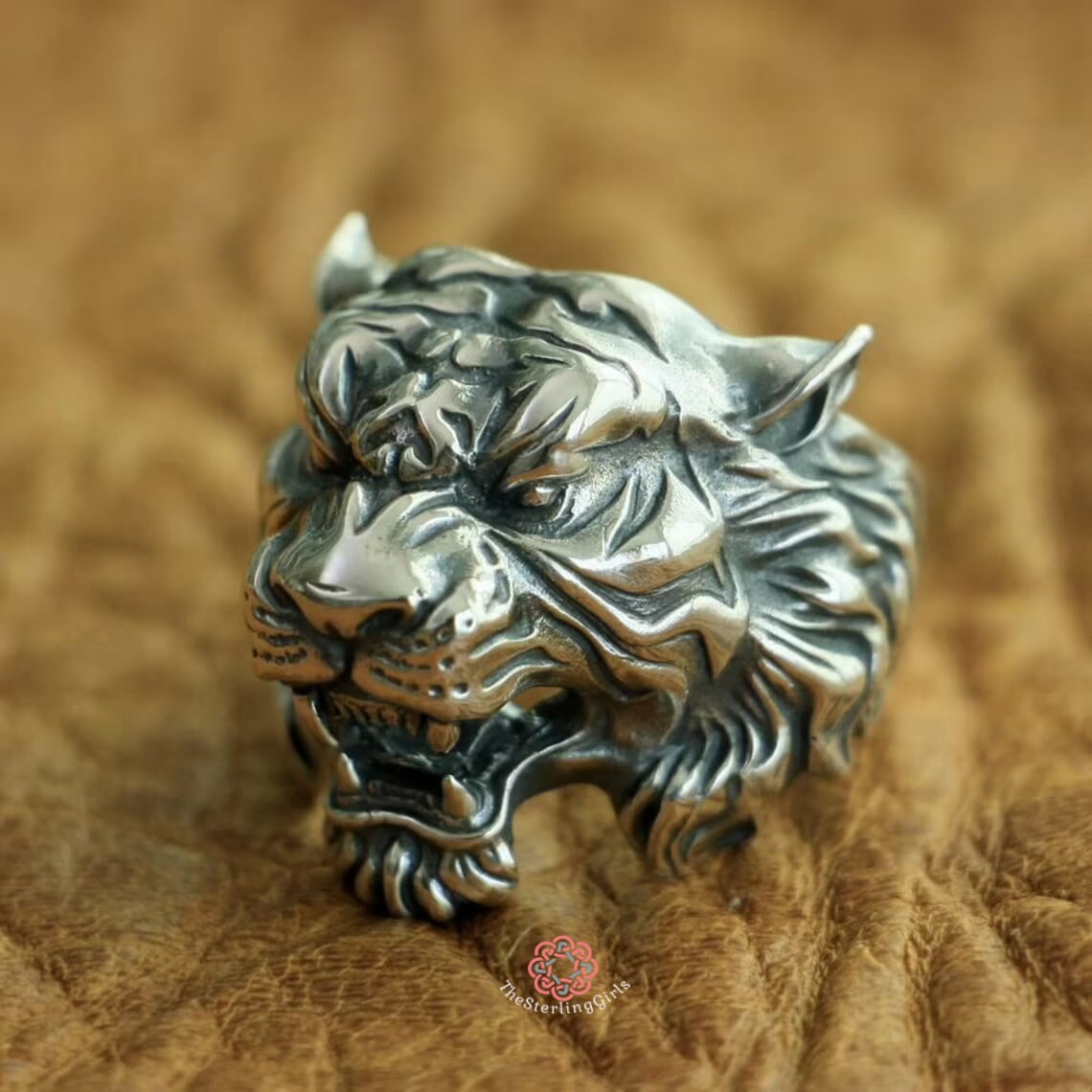 bold tiger ring detailed carving silver